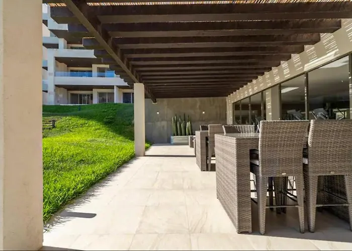 Ferienhaus Peaceful With Pool, High-speed Wifi & Relaxing Outdoor Space