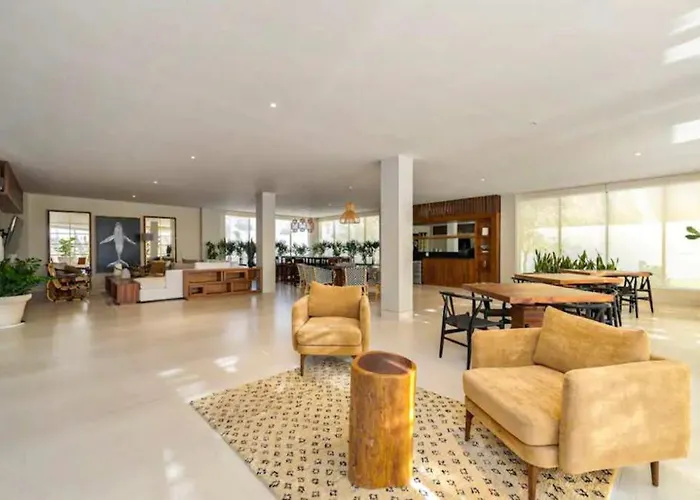 Ferienhaus Peaceful With Pool, High-speed Wifi & Relaxing Outdoor Space